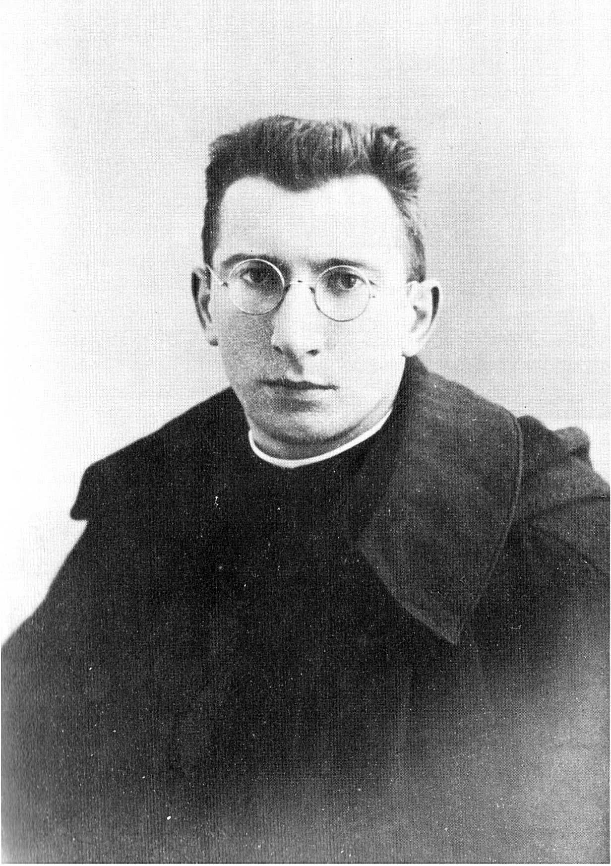 Vers 1930, curé de Mandres-sur-Vair Mandres-sur-Vair